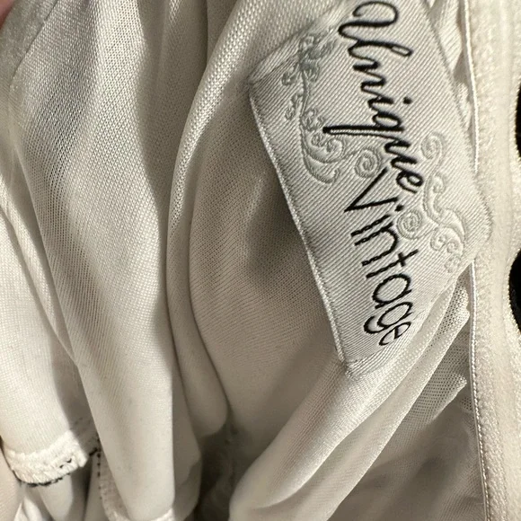 Unique Vintage Strapless Sweetheart Lace Dress - Picture 6 of 7